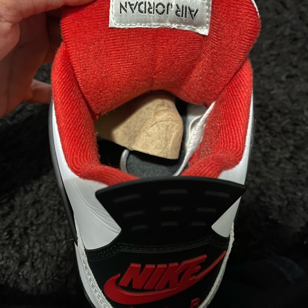 Jordan 4 fire red size 10